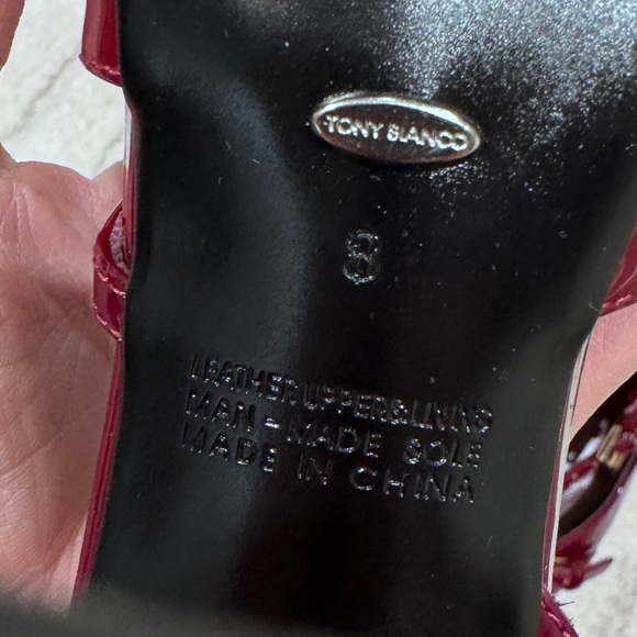 TONY BIANCO Garda Bordeaux Patent Heels in sz. 8 - Picture 9 of 10